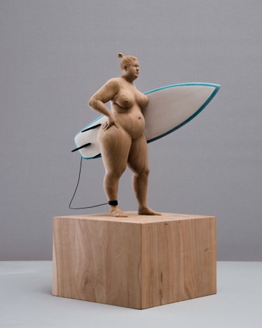 Tamer of the waves/ 43 x 33 x 21 cm / applewood / 2020